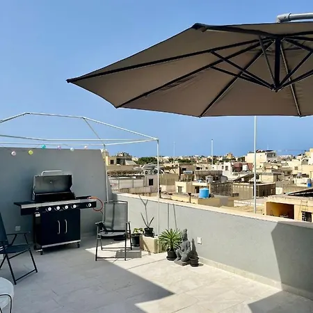 Airport Double Bedroom With Shared Bathroom, Penthouse With Bbq Facilities * Mqabba